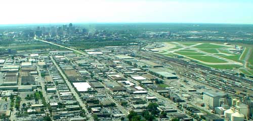 Kansas City with Downtown Airport (KMKC) on base for runway 19