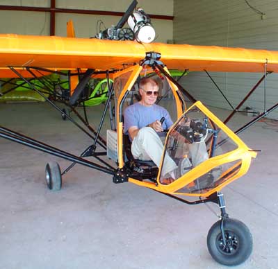 Ueli checking out an Ultralight at De Soto (IA51)